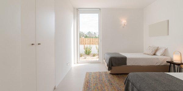 Comprar / Vender Casas Unifamiliares y Chalets en Fuenlabrada · con Mobiliario y Carpintería a Medida
